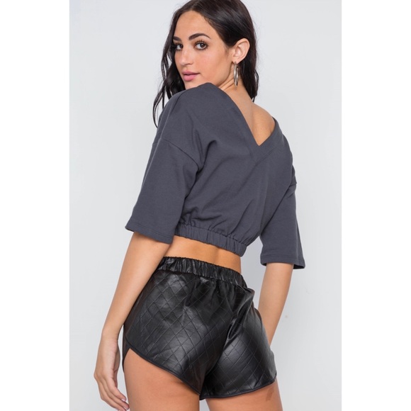 Jenny Crop Top || Charcoal - Picture 3 of 8